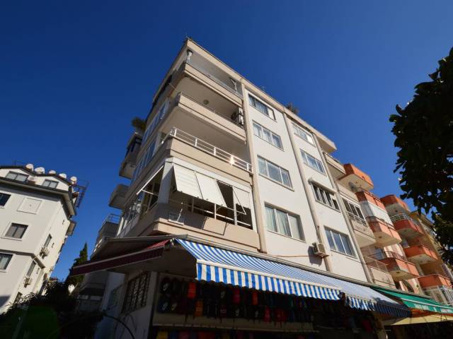 Apartment in the heart of the city and 250 meters from the Cleopatra beach
